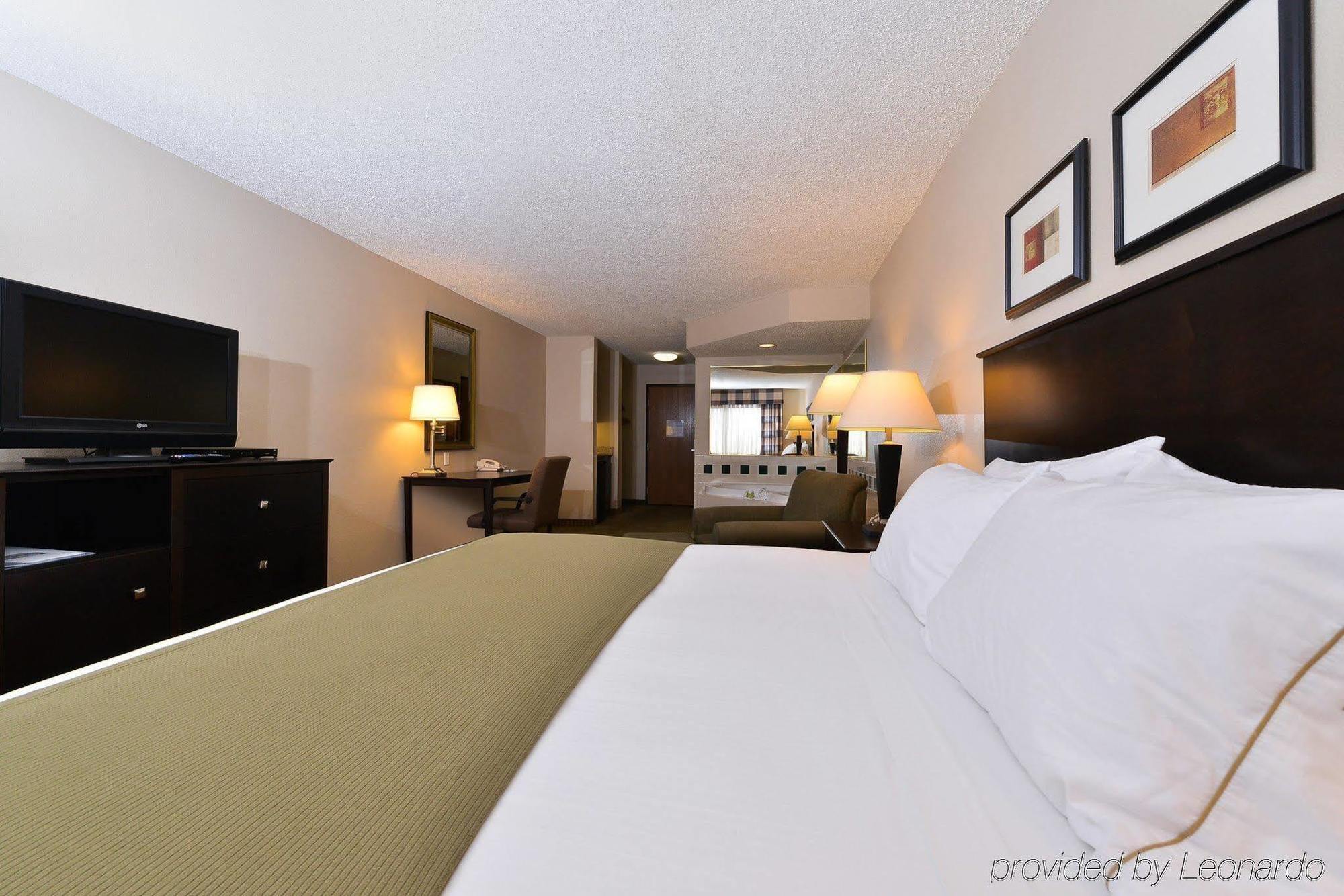 Holiday Inn Express Hotel And Suites Fort Worth/I-20 Екстериор снимка