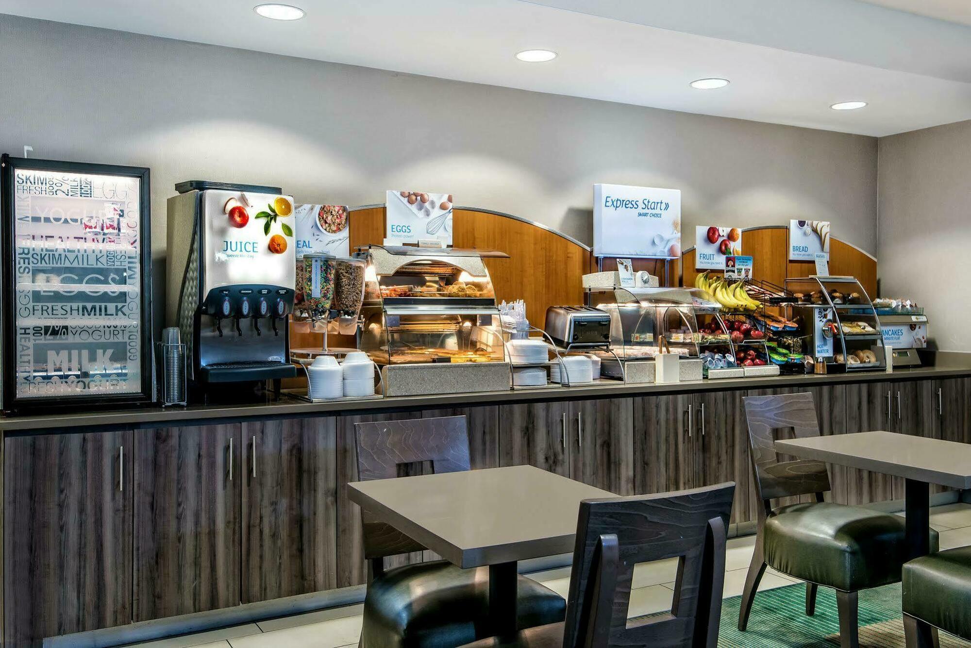 Holiday Inn Express Hotel And Suites Fort Worth/I-20 Екстериор снимка